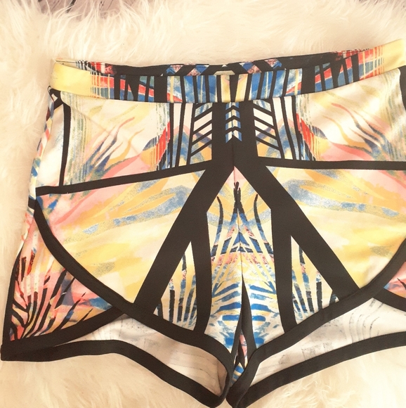 MATERIAL GIRL HIGH-WAISTED GEOMETRIC PRINT ROUND HEM WOMEN'S SMALL/ JR LARGE - Picture 9 of 10